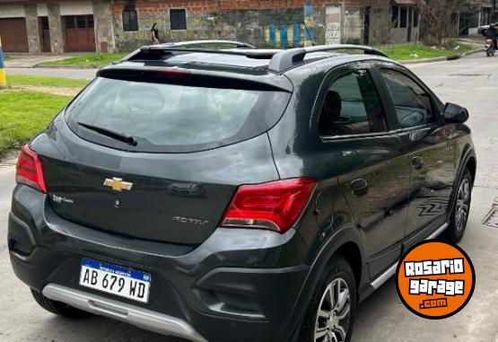 Autos - Chevrolet Onix activ 2017 Nafta 111000Km - En Venta