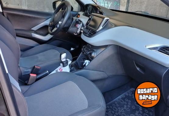 Autos - Peugeot 208 2015 GNC 126000Km - En Venta