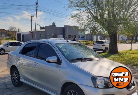 Autos - Toyota ETIOS 2017 Nafta 77000Km - En Venta