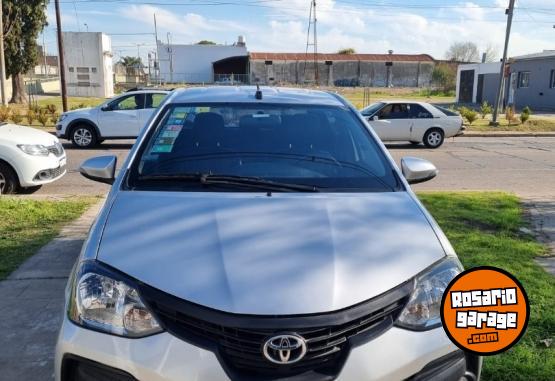 Autos - Toyota ETIOS 2017 Nafta 77000Km - En Venta