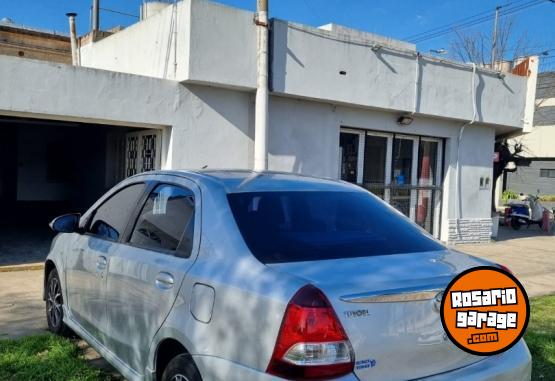 Autos - Toyota ETIOS 2017 Nafta 77000Km - En Venta