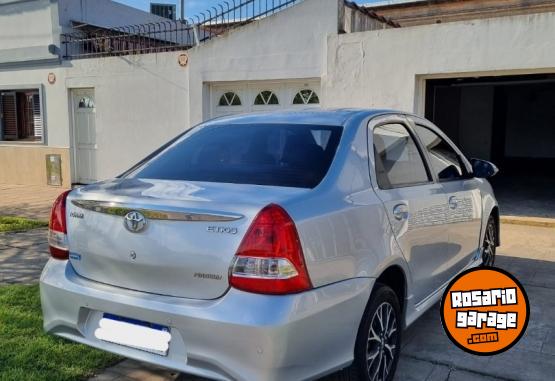 Autos - Toyota ETIOS 2017 Nafta 77000Km - En Venta