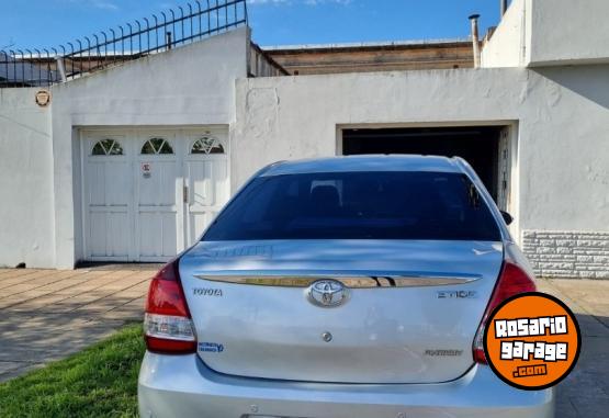 Autos - Toyota ETIOS 2017 Nafta 77000Km - En Venta