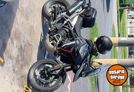 Motos - Triumph 900 GT pro 2026 Nafta 7000Km - En Venta