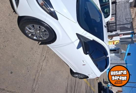 Autos - Chevrolet Onix joy black 2020 Nafta 100000Km - En Venta