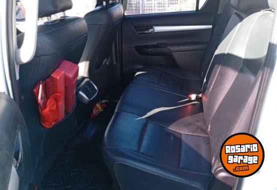 Camionetas - Toyota TOYOTA HILUX TOP DE GAMA 2017 Diesel 215000Km - En Venta