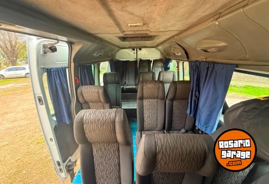 Utilitarios - Renault Master minibus 2018 Diesel 322000Km - En Venta