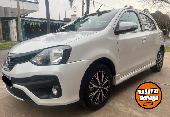 Autos - Toyota ETIOS XLS �PACK� 2023 Nafta 38000Km - En Venta