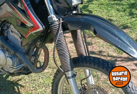 Motos - Honda Tornado 250 2015 Nafta 4050Km - En Venta