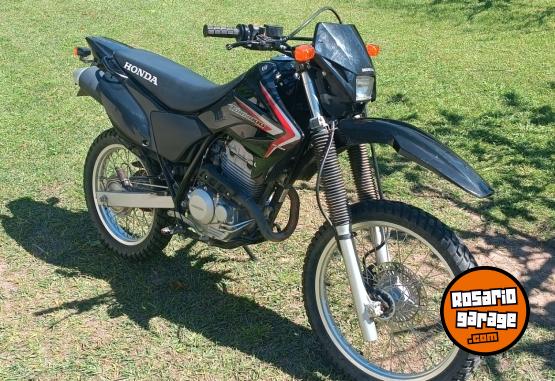 Motos - Honda Tornado 250 2015 Nafta 4050Km - En Venta