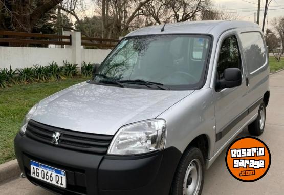 Utilitarios - Peugeot Peugeot Partner 2023 Nafta 80000Km - En Venta