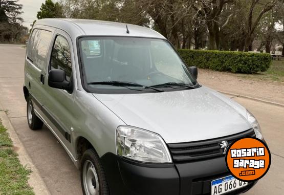 Utilitarios - Peugeot Peugeot Partner 2023 Nafta 80000Km - En Venta