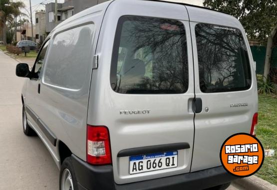 Utilitarios - Peugeot Peugeot Partner 2023 Nafta 80000Km - En Venta