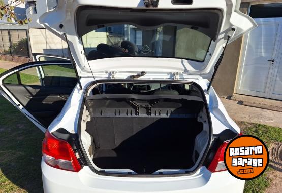 Autos - Chevrolet Onix joy 2017 Nafta 100000Km - En Venta