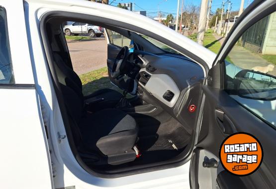 Autos - Chevrolet Onix joy 2017 Nafta 100000Km - En Venta