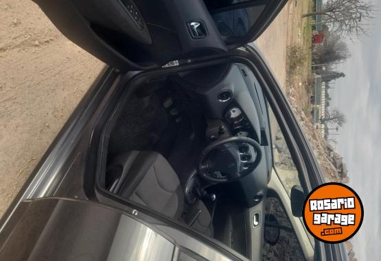 Autos - Peugeot 308 allure + nav 2014 Nafta 124000Km - En Venta