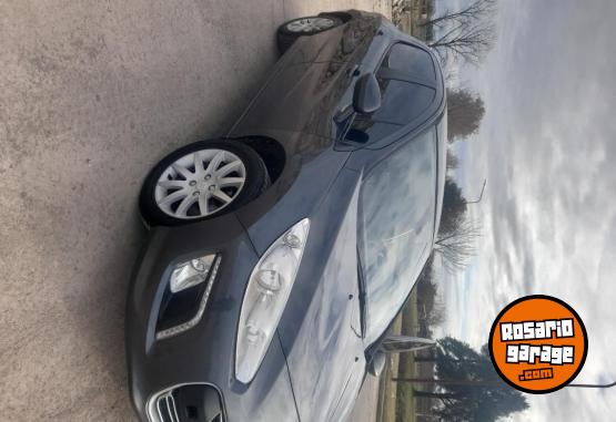 Autos - Peugeot 308 allure + nav 2014 Nafta 124000Km - En Venta