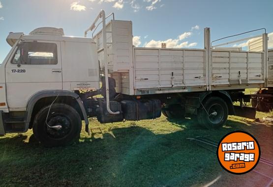Camiones y Grúas - Vendo permuto - En Venta