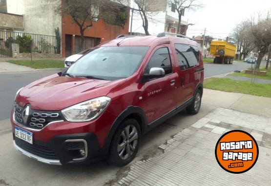 Utilitarios - Renault Kangoo Stepway 2020 Nafta 114000Km - En Venta