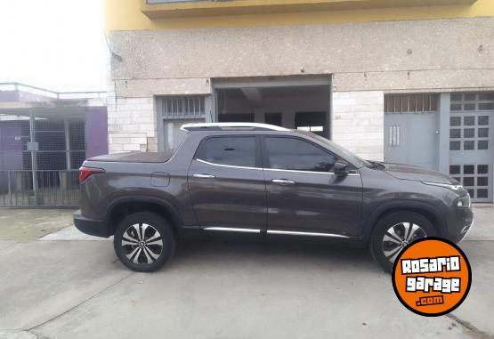 Camionetas - Fiat TORO VOLCANO 2025 Nafta 3500Km - En Venta