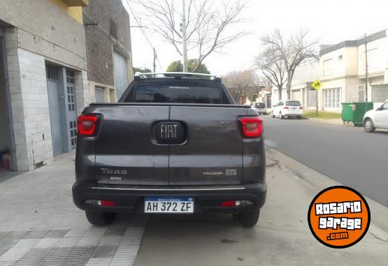 Camionetas - Fiat TORO VOLCANO 2025 Nafta 3500Km - En Venta