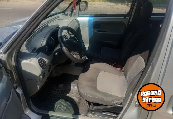 Utilitarios - Renault Kangoo familiar. 2012 Diesel 160000Km - En Venta