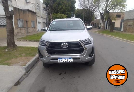 Camionetas - Toyota Hilux 2025 Diesel 10000Km - En Venta