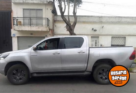 Camionetas - Toyota Hilux 2025 Diesel 10000Km - En Venta