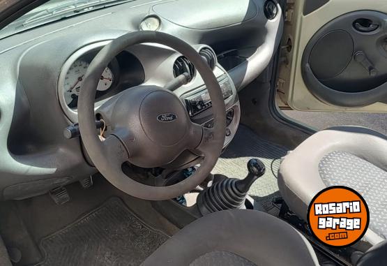 Autos - Ford Ka 2004 Nafta 200000Km - En Venta