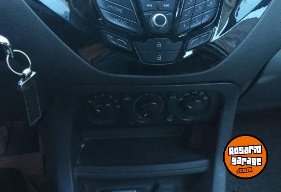 Autos - Ford KA SEDAN SE 4 PUERTAS 2018 GNC 69600Km - En Venta