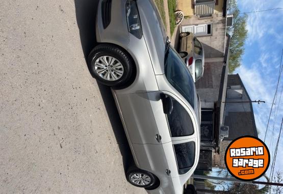 Autos - Volkswagen VOYAGE 2014 Nafta 90000Km - En Venta