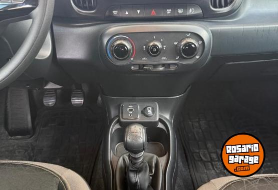 Autos - Fiat Mobi trekking 2024 Nafta 3500Km - En Venta