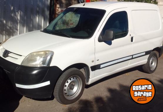 Utilitarios - Peugeot Partner 2011 Diesel 278000Km - En Venta