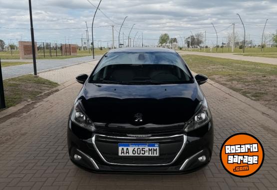 Autos - Peugeot 208 2016 Nafta 130000Km - En Venta