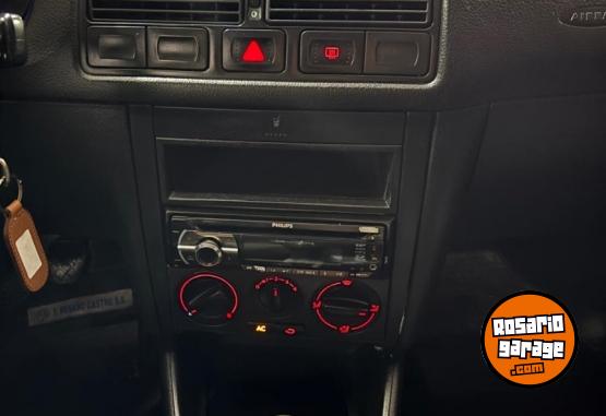 Autos - Volkswagen Golf 2006 Nafta 210000Km - En Venta
