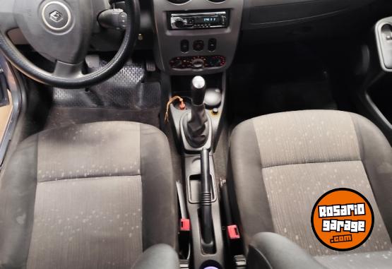 Autos - Renault Logan 2010 Nafta 180000Km - En Venta