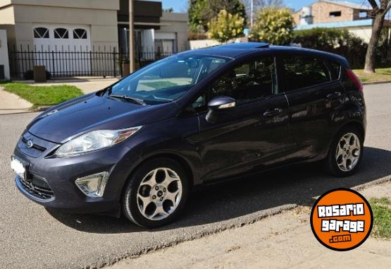 Autos - Ford Fiesta Kinetic Titanium 2013 Nafta 105000Km - En Venta