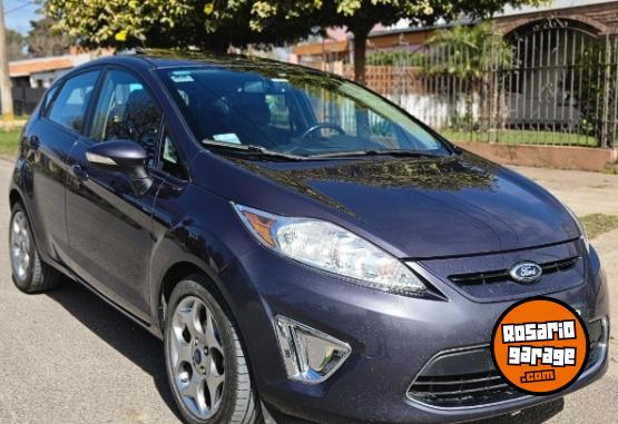 Autos - Ford Fiesta Kinetic Titanium 2013 Nafta 105000Km - En Venta