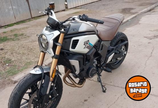 Motos - CF Clx 700 2023 Nafta 4000Km - En Venta