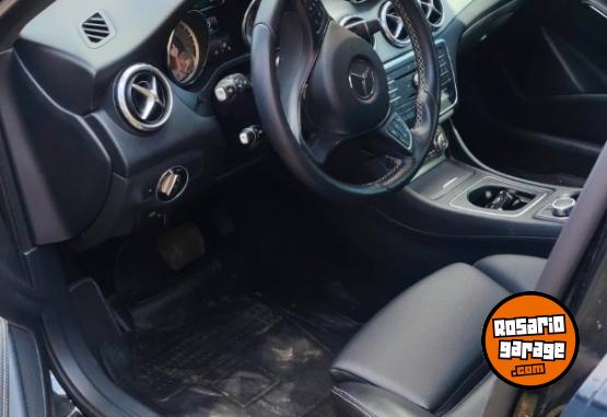 Autos - Mercedes Benz Gla 200 at 2015 2015 Nafta 84000Km - En Venta