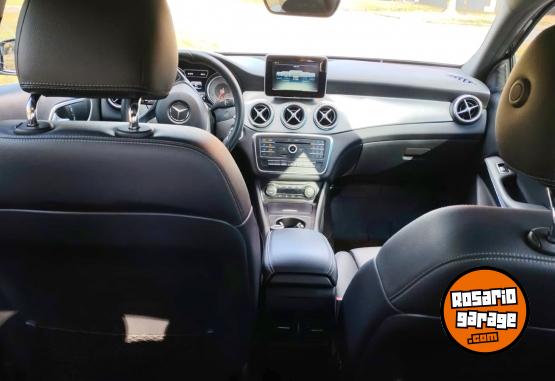 Autos - Mercedes Benz Gla 200 at 2015 2015 Nafta 84000Km - En Venta