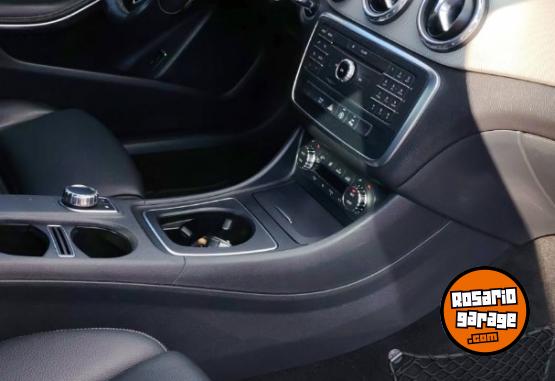 Autos - Mercedes Benz Gla 200 at 2015 2015 Nafta 84000Km - En Venta