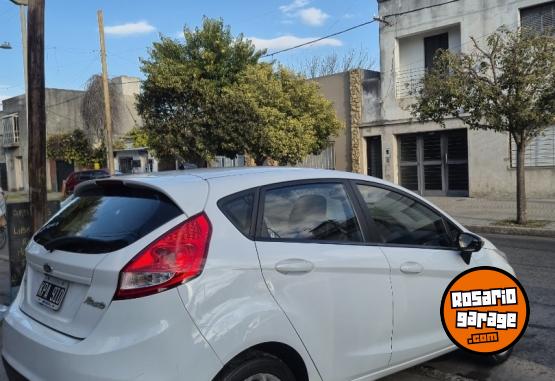 Autos - Ford Fiesta kinetic 2012 Nafta 179000Km - En Venta