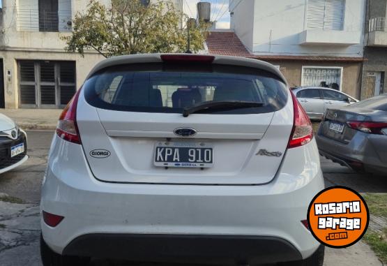 Autos - Ford Fiesta kinetic 2012 Nafta 179000Km - En Venta