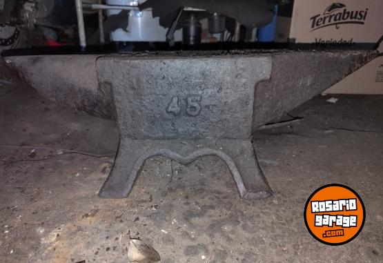 Herramientas - YUNQUE / BIGORNIA DE HERRERO – 45 KG - En Venta