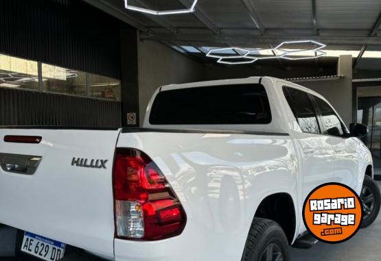 Camionetas - Toyota HILUX SR 2021 Diesel 107000Km - En Venta