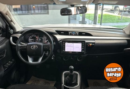 Camionetas - Toyota HILUX SR 2021 Diesel 107000Km - En Venta