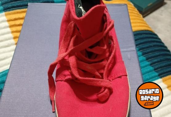 Indumentaria - Zapatillas tipo botitas - En Venta