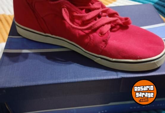 Indumentaria - Zapatillas tipo botitas - En Venta