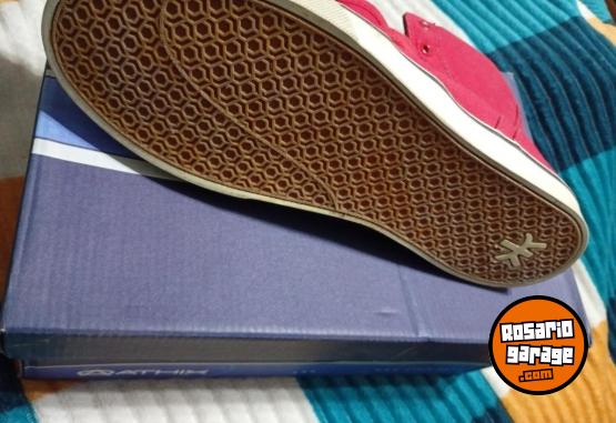 Indumentaria - Zapatillas tipo botitas - En Venta